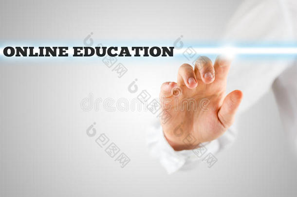 虚拟界面上的在线教育