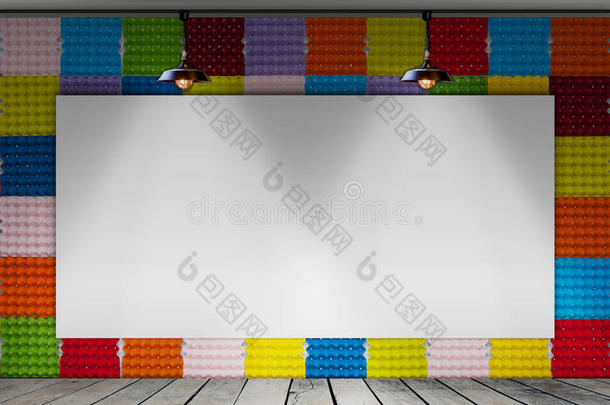 彩色纸蛋托盘墙和木地板上的空白<strong>框</strong>供<strong>信息信息</strong>