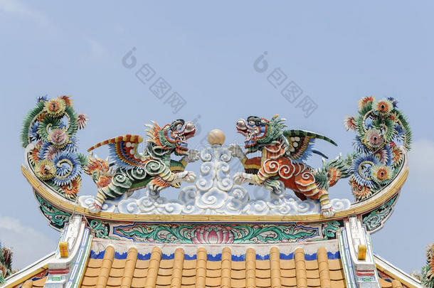 中国式屋顶双飞狮