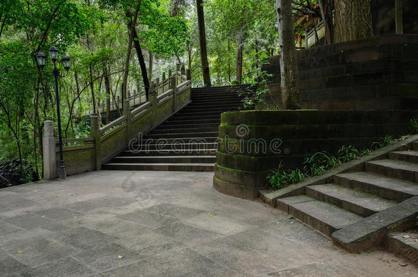 中国古建筑一号前阴凉的山坡石阶