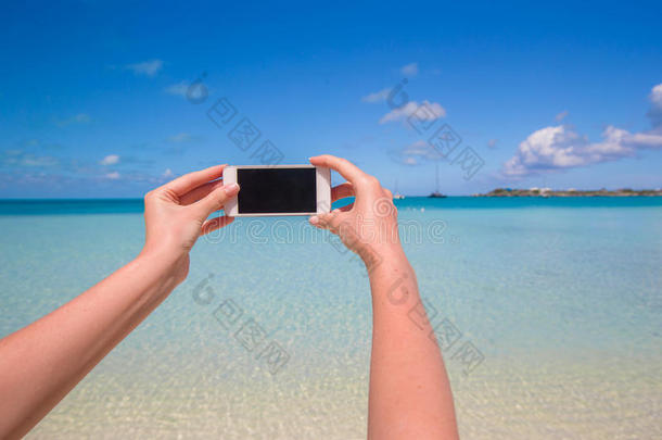 特写手机背景绿松石海