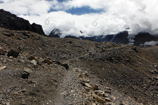季风时期喜马拉雅山5400米处的徒步<strong>旅行路线</strong>