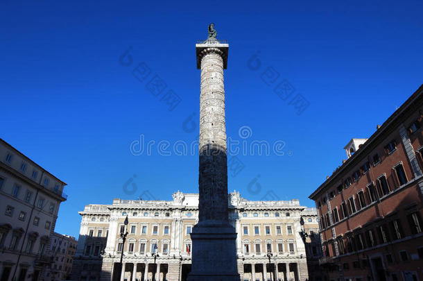罗马柱廊广场的罗马胜利柱