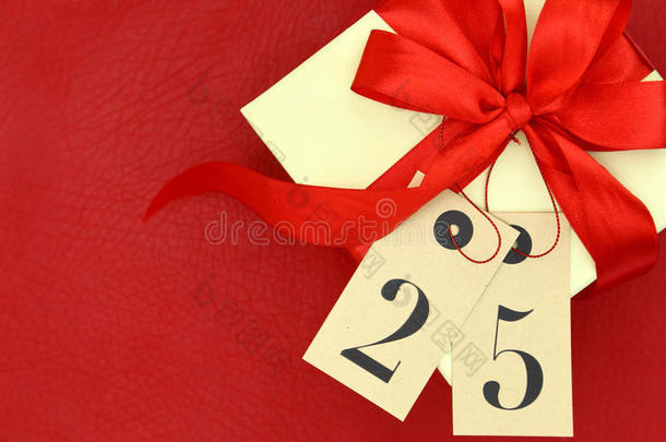 红底25号礼品盒和标签