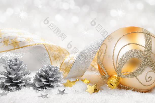 金色和银色的圣诞荣耀