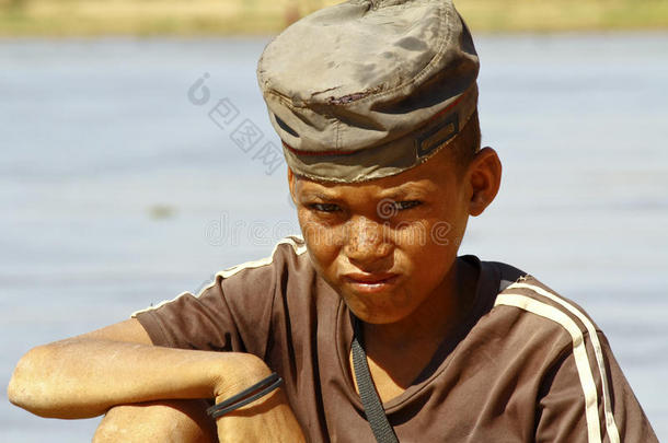 可爱的小快乐男孩照片-非洲贫困儿童在国际扶轮