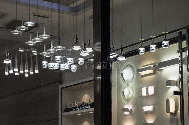 现代led水晶吊灯led壁灯，商业照明家居照明