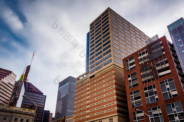 马里兰州巴尔的摩市中心的高层建筑群。
