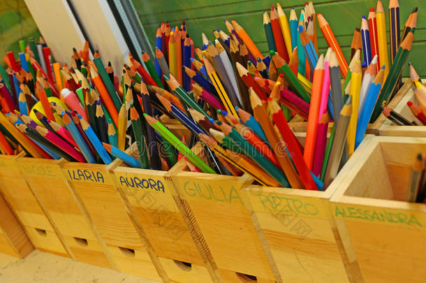 有学校<strong>班级</strong>孩子名字的彩色铅笔