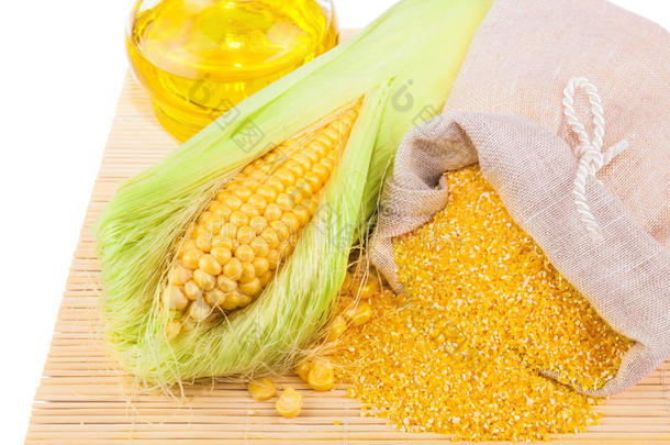 玉米、玉米粉和<strong>玉米油</strong>的成分