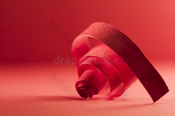 <strong>红纸</strong>螺旋的宏观、抽象、背景图片