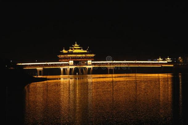 美丽的夜景在古镇屯溪（黄山），中国