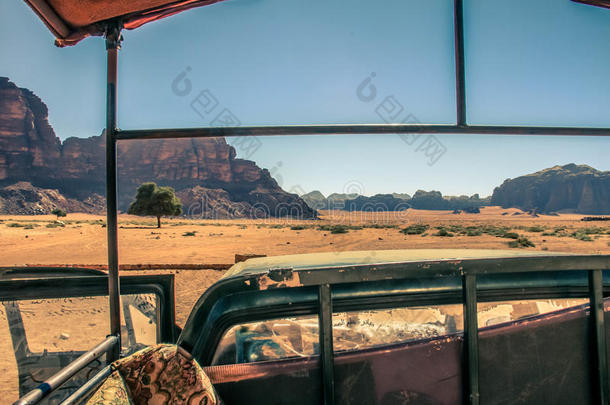 令人大为惊奇的令人惊叹的沙漠经验<strong>吉普车</strong>