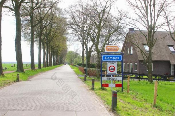 荷兰埃姆斯农村村庄建成区入口