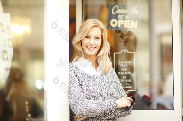 服装店老板女人