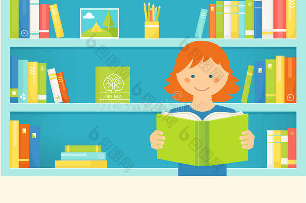 女孩读一本书，反对图书馆书架上的书