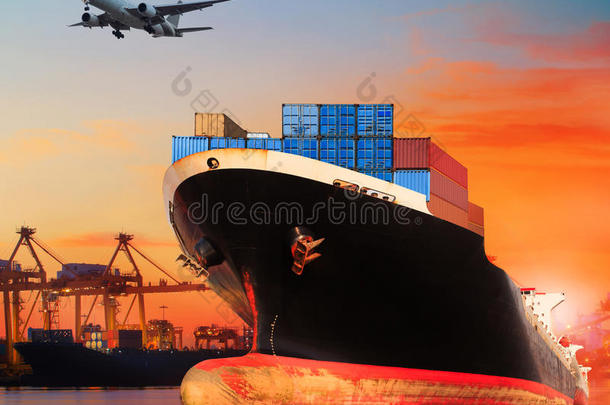 进口、出口码头用于船舶运输的BIC商业船舶