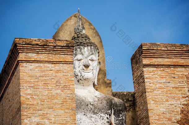 泰国马哈塔寺苏霍台历史公园古佛像。