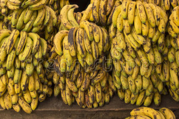 香蕉在户外市场出售