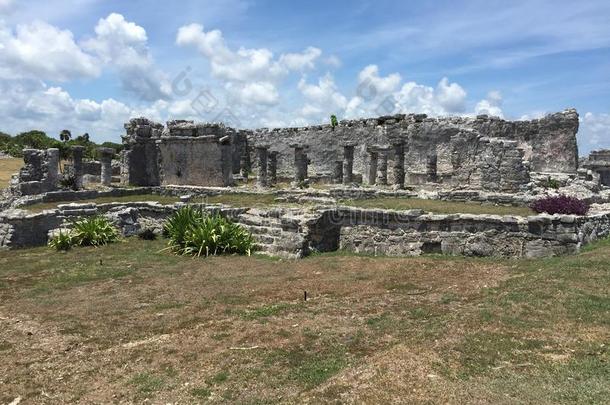 墨西哥图卢姆海洋附近的古代玛雅遗址。