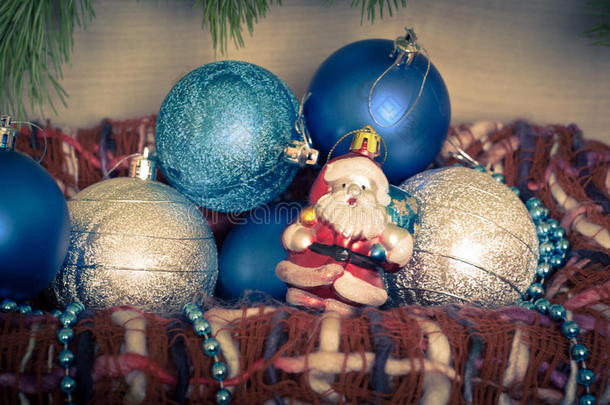 篮子里的圣诞<strong>蓝球</strong>