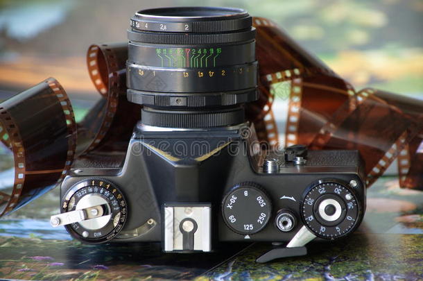 旧胶卷相机。