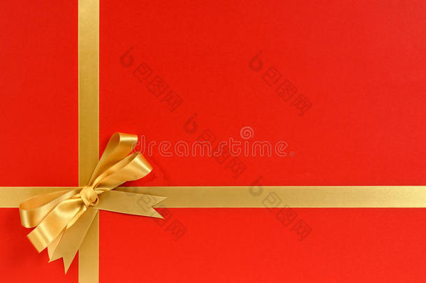 圣诞礼物边框，金色丝带和蝴蝶结红色背景