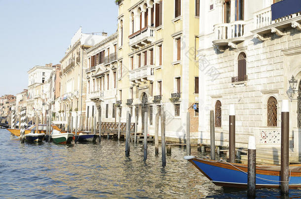 意大利威尼斯<strong>大运</strong>河上的建筑物和船只