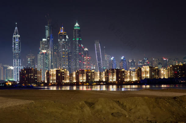 迪拜码头夜景线