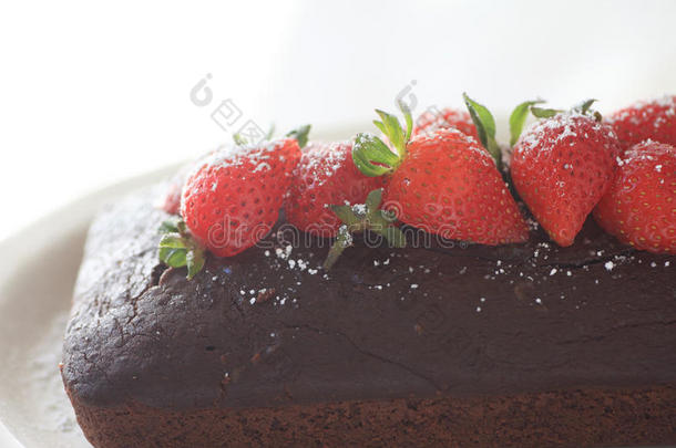 巧克力蛋糕和草莓巧克力蛋糕和草莓