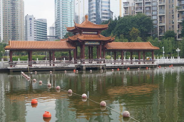 中国传统建筑和湖泊