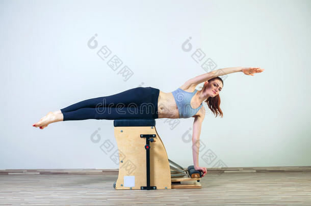 组合温达普拉提椅女子健身瑜伽馆