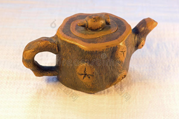 装饰<strong>茶树</strong>桩，由陶瓷制成