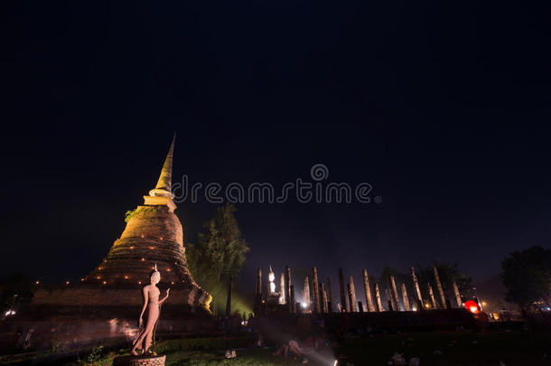 古代佛教寺庙遗址夜间在苏霍台历史p
