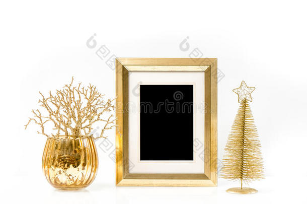 金色<strong>框</strong>架和圣诞装饰品。 复<strong>古风</strong>格的模拟
