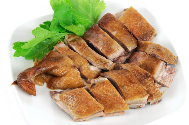 北京烤鸭在盘子里