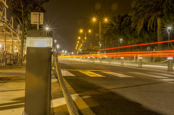 细枝<strong>汽车城</strong>市灯夜