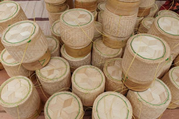 一年一度的鲁比尼文化节上的糯米竹工艺品