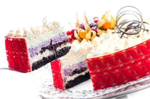 五颜六色的奶油蛋糕，巧克力漩涡，糕点，甜点，商店摄影，美味的生日蛋糕