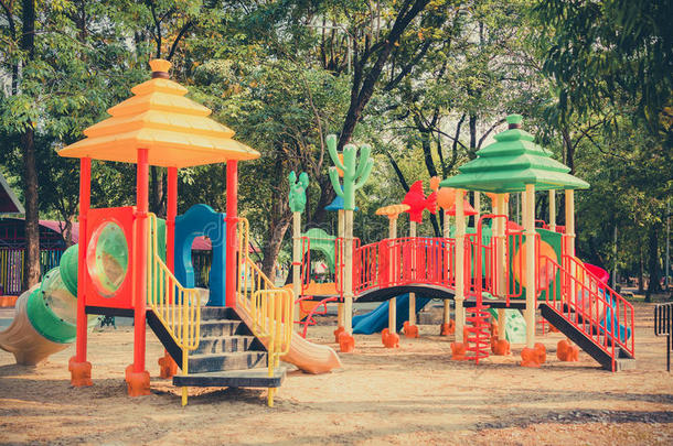 幼儿园和小学生儿童游乐场