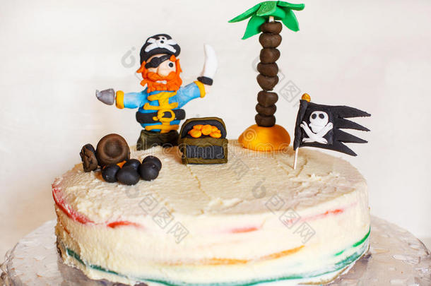 儿童生日自制海盗彩虹蛋糕