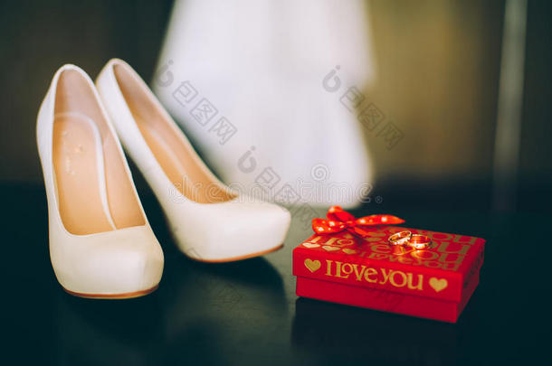 新娘白鞋