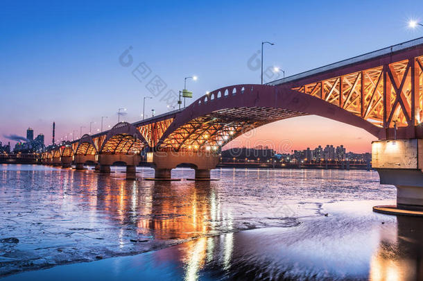 <strong>汉</strong>河与<strong>汉</strong>城桥在晚上，韩国/<strong>汉</strong>城桥在晚上/<strong>汉</strong>河与<strong>汉</strong>城桥在晚上