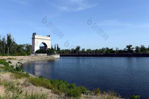 帕蒂戈斯基村伏尔加-登运河的第十三个门户。