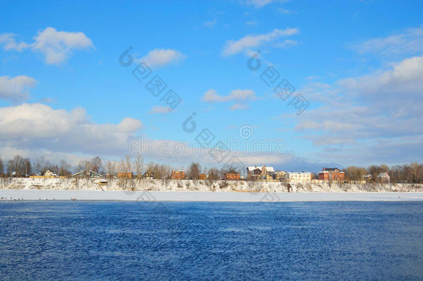圣彼得堡郊区涅瓦河沿岸