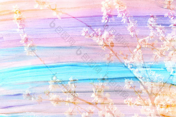 春季花卉和水彩纹理的抽象双曝光图像