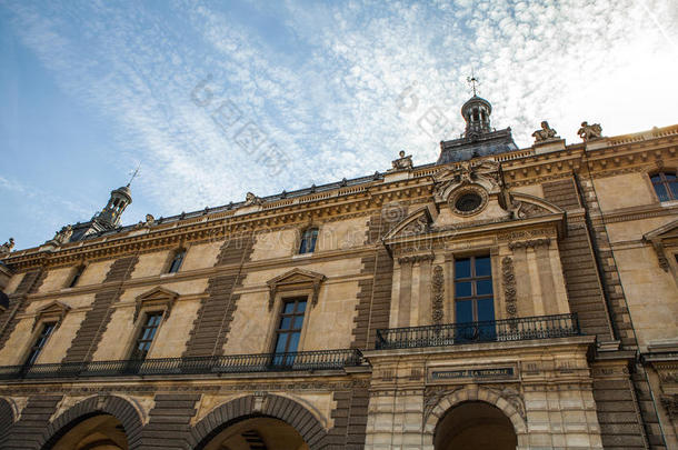 法国巴黎卢浮宫的建筑。