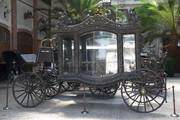 兰库特宫的一辆老式葬礼灵车