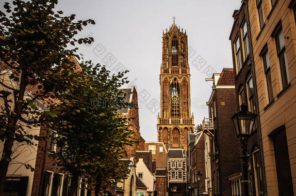 古老的哥特式大教堂。 传统的欧洲建筑。 乌得勒支-荷兰。
