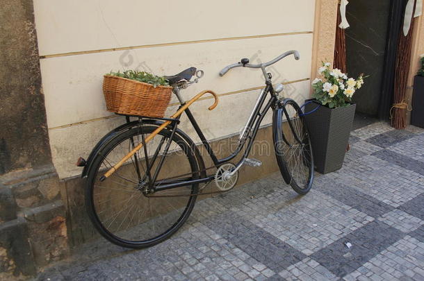 古董篮子自行车骑自行车黑色